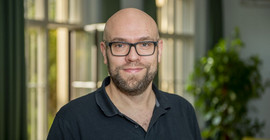 Das Bild zeigt Johan Lilliestam. Das Foto ist von Tobias Hopfgarten.