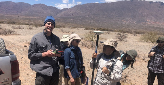 Unterwegs in den Anden | Foto: Bodo Bookhagen Auf dem Bild sind fünf Personen zu sehen. Das Foto ist von Bodo Bookhagen. Beim Anklicken öffnet sich das Bild im neuen Fenster.