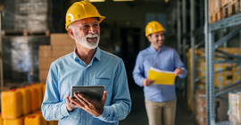 Arbeiter im Familienunternehmen | Foto: AdobeStock/dusanpetkovic1