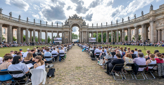 Verabschiedung der Absolvent*innen 2024 Verabschiedung der Absolvent*innen 2024