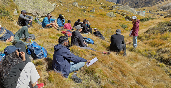 Ein Vortrag im Gelände. Ein Vortrag im Gelände.