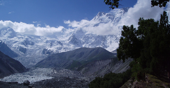 Der Nanga Parbat im Westhimalaya weist im weltweiten Vergleich die höchsten Erosionsraten auf. Foto: Rasmus Thiede. Der Nanga Parbat im Westhimalaya weist im weltweiten Vergleich die höchsten Erosionsraten auf. Foto: Rasmus Thiede.