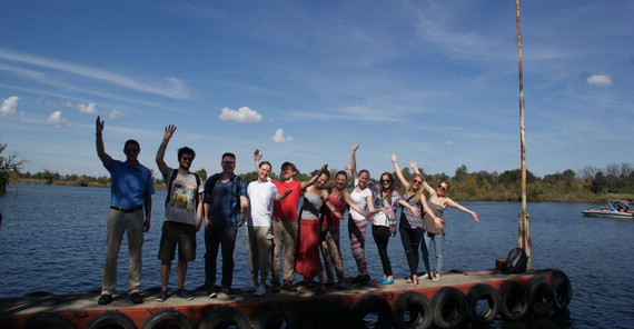 Die Gruppe auf einem Steg. Foto: Diana Banmann Die Gruppe auf einem Steg. Foto: Diana Banmann