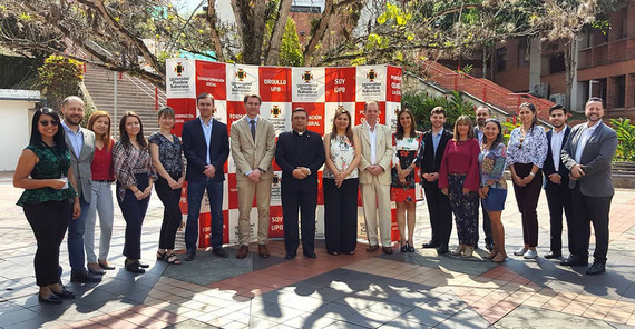 Offizielle Eröffnung mit dem Rector Gustavo Mendez und der Vizepräsidentin Ana Fernanda Uribe der Universidad Pontificia Bolivariana - Bucaramanga. Foto: Press Office, UPB – Bucaramanga. Offizielle Eröffnung mit dem Rector Gustavo Mendez und der Vizepräsidentin Ana Fernanda Uribe der Universidad Pontificia Bolivariana - Bucaramanga. Foto: Press Office, UPB – Bucaramanga.