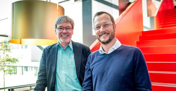 Prof. Dr. Robert Seckler, Vizepräsident für Forschung und wissenschaftlichen Nachwuchs, sowie Prof. Dr. Philipp Richter, DFG-Vertrauensdozent, rufen auf zur Teilnahme an der Fachkollegienwahl 2015 der Deutschen Forschungsgemeinschaft. Foto: Karla Fritze.