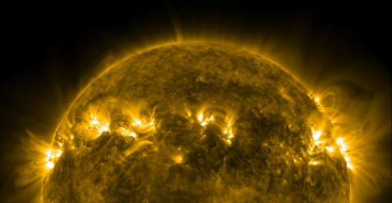 Sonneneruptionen, aufgenommen vom Solar Dynamics Observatory (SDO) der NASA. Foto: Courtesy of NASA/SDO and the AIA, EVE, and HMI science teams. Sonneneruptionen, aufgenommen vom Solar Dynamics Observatory (SDO) der NASA. Foto: Courtesy of NASA/SDO and the AIA, EVE, and HMI science teams.