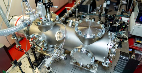 In the laboratory of the research group of Prof. Gühr. | Photo: Tobias Hopfgarten