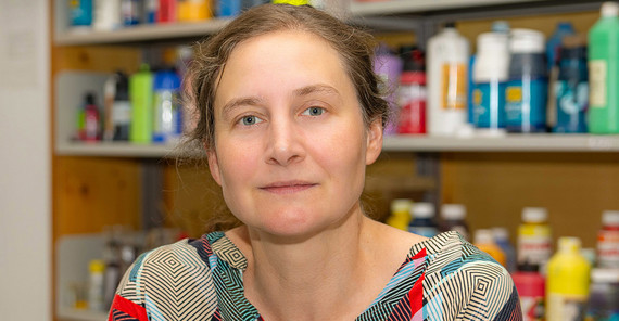 Maja Linke has been Professor of Artistic Practice with a Focus on Painting/Graphics. Maja Linke in her office.