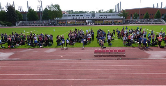 Sporteignungsprüfung im Stadion am Luftschiffhafen, 2016. Foto: Jim Förster Sportler im Stadion, die sich auf die Sporteignungsprüfung vorbereiten. Foto: Jim Förster