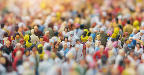 Forschung zu Migration verändert sich mit ihrem Gegenstand. Menschenmassen in der Sonne