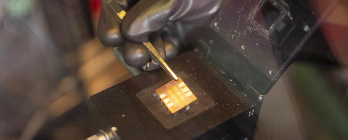 Detailaufnahme in einem aLabor mit Solarzelle - 