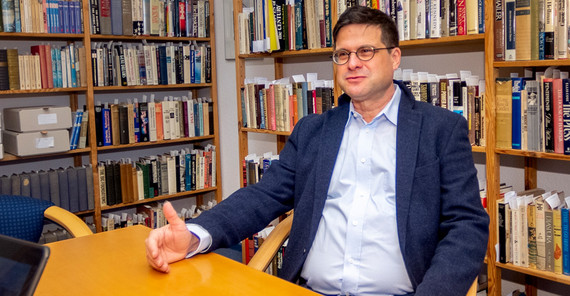 Apl Prof. Gideon Botsch im Interview. | Foto: Tobias Hopfgarten Apl Prof. Gideon Botsch im Interview. | Foto: Tobias Hopfgarten