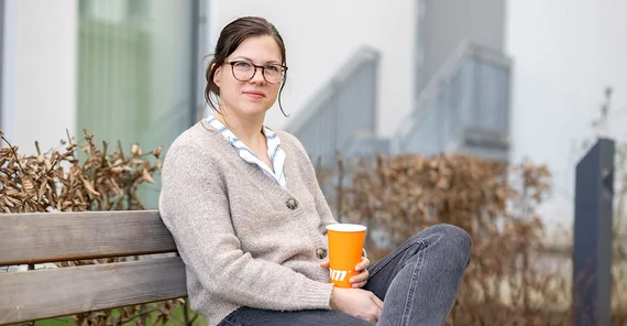 Dr. Mira Tschorn im Portrait.