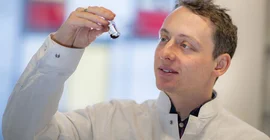 Die Neugier treibt ihn an – ob in der Forschung oder in der Kunst. Foto: Ernst Kaczynski