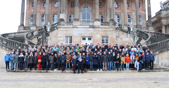 Delegierte der adh-Vollversammlung 2018. Foto: Julia Frasch. Delegierte der adh-Vollversammlung 2018. Foto: Julia Frasch.