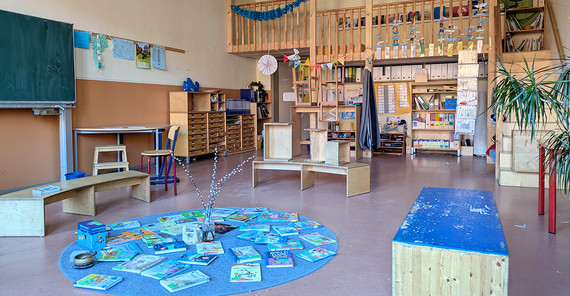 Kinderparlament der Evangelischen Schule Babelsberg Innenraum der Evangelischen Schule Babelsberg