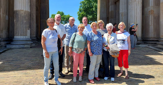 Nach 50 Jahren: Seminargruppe beim Alumnitreffen 2022 auf dem Campus Am Neuen Palais Nach 50 Jahren: Seminargruppe beim Alumnitreffen 2022 auf dem Campus Am Neuen Palais