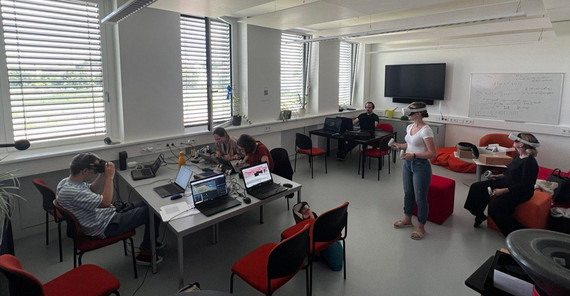 Besuch von Studierenden der Musikdidaktik im VR-/ARMakerspace der Informatik Besuch von Studierenden der Musikdidaktik im VR-/ARMakerspace der Informatik