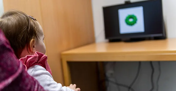 Mathilde during an experiment in the BabyLAB.