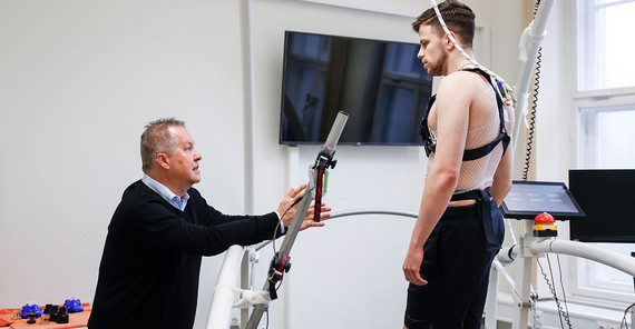 Prof. Frank Mayer mit Rookie Kas Haverkort Prof. Frank Mayer mit Rookie Kas Haverkort