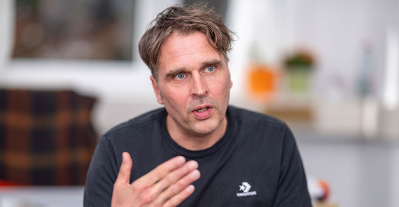 Lars Eckstein in conversation.