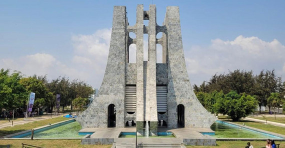 Memorial Park: Ruhestätte des ersten Präsidenten Ghanas im Kwame Nkrumah Memorial Park
